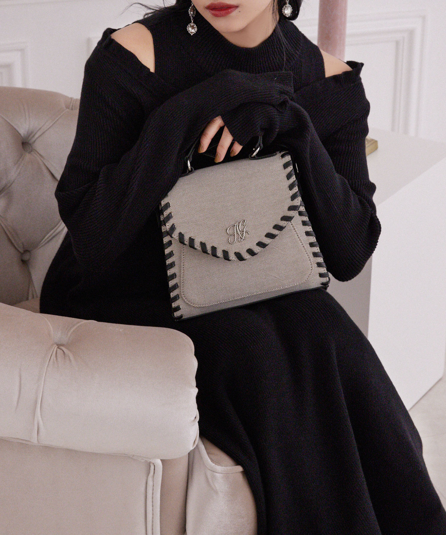 コードショルダーバッグ