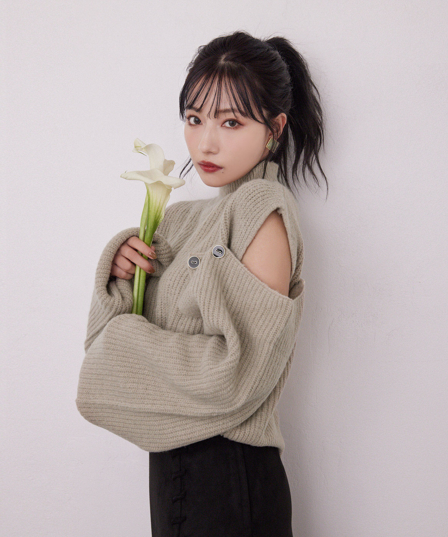 ハイネックオープンショルダーニット