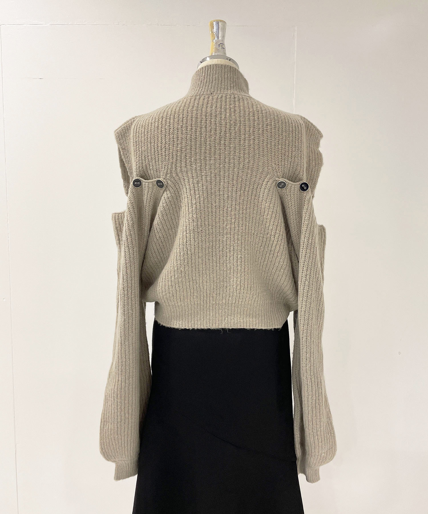 ハイネックオープンショルダーニット