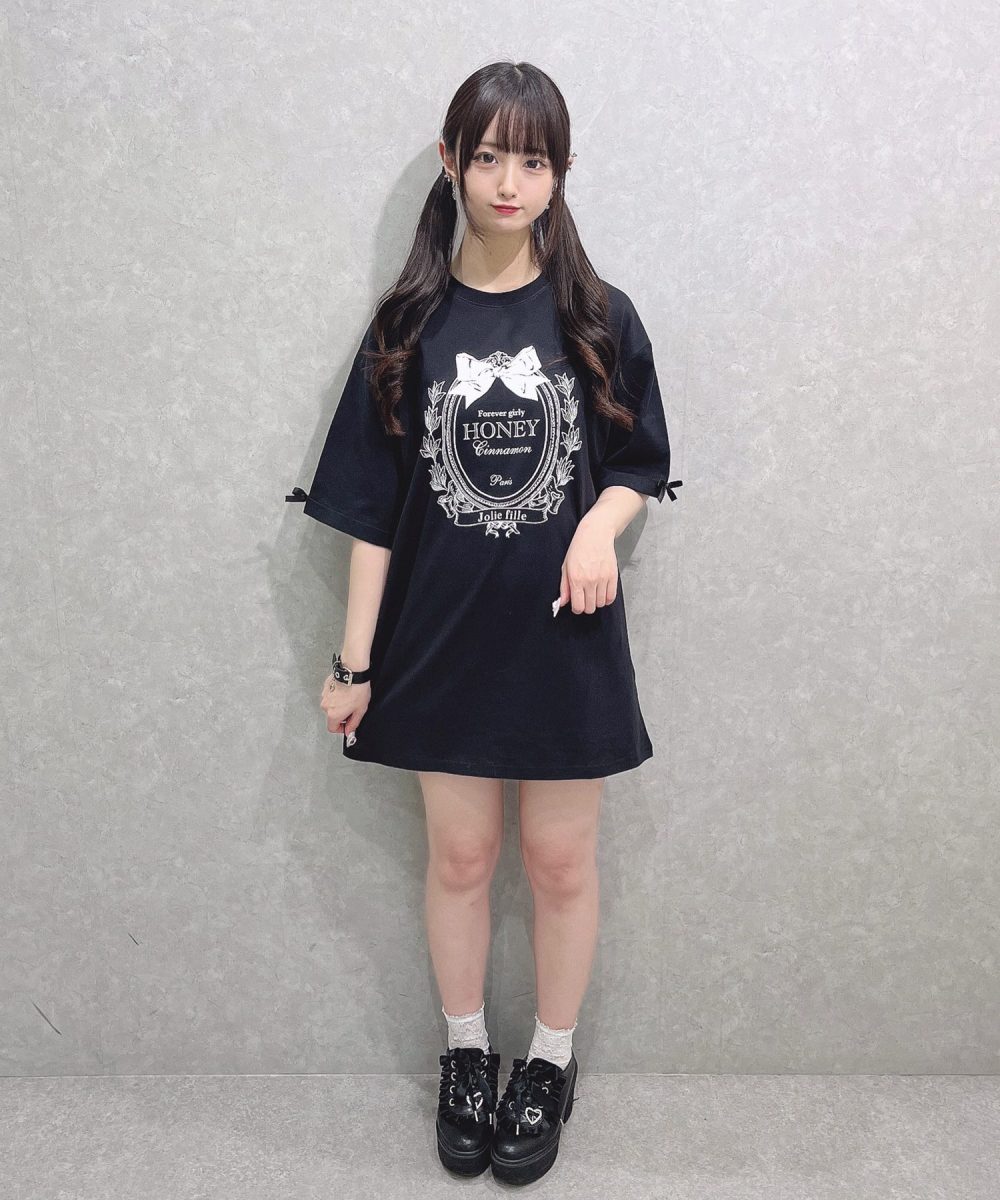 リボンフレームTシャツ