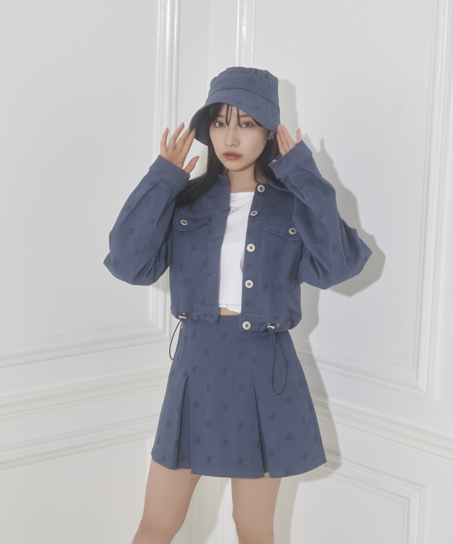 総柄ツイルスカパン