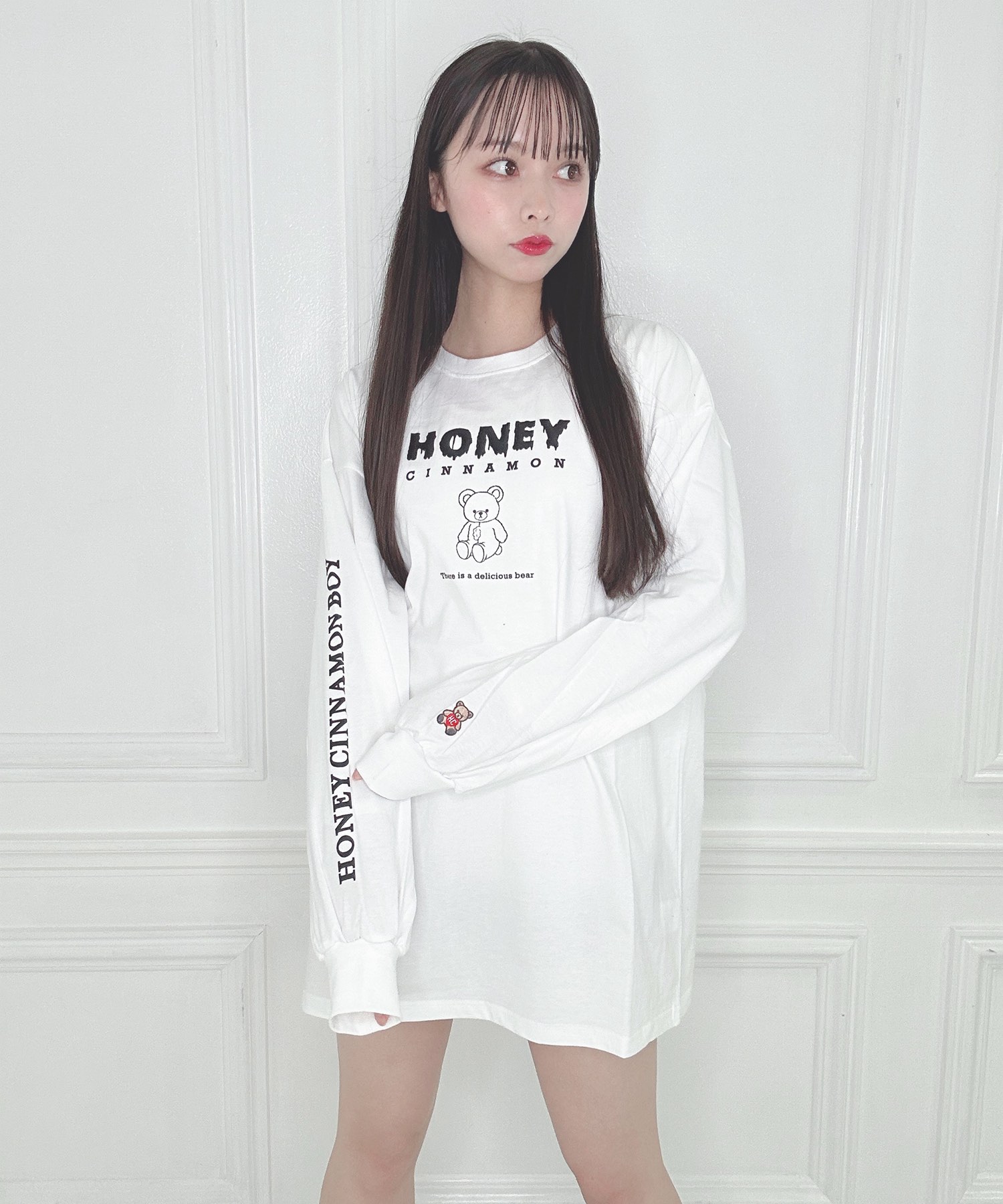 bee's room hannah Tシャツ　ホワイト bees room hannah Tシャツ ホワイト