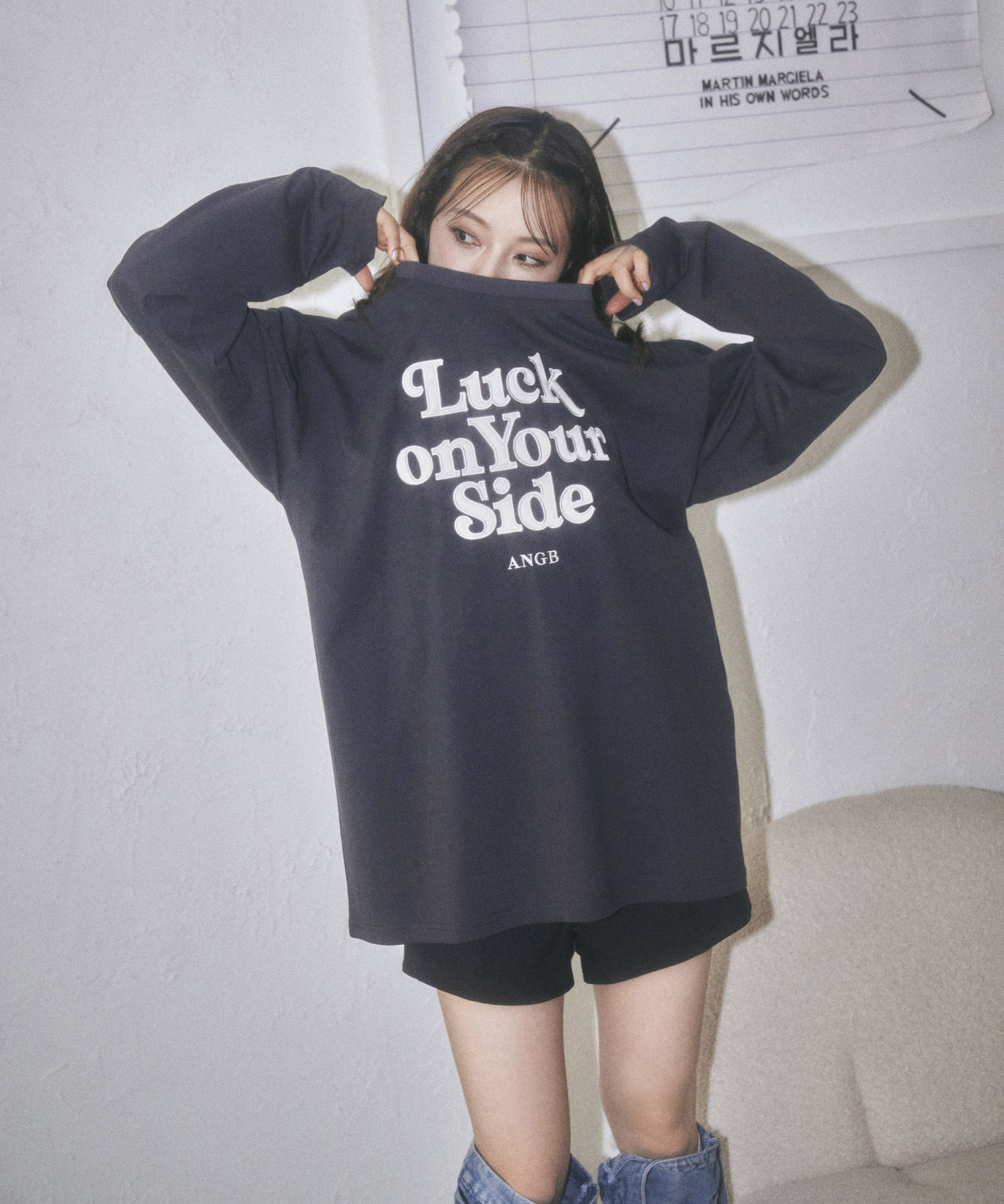 UNISEX サテンワッペンロゴロンT