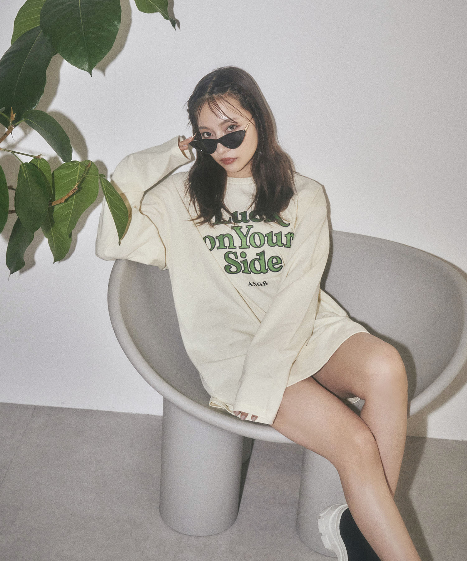 UNISEX サテンワッペンロゴロンT