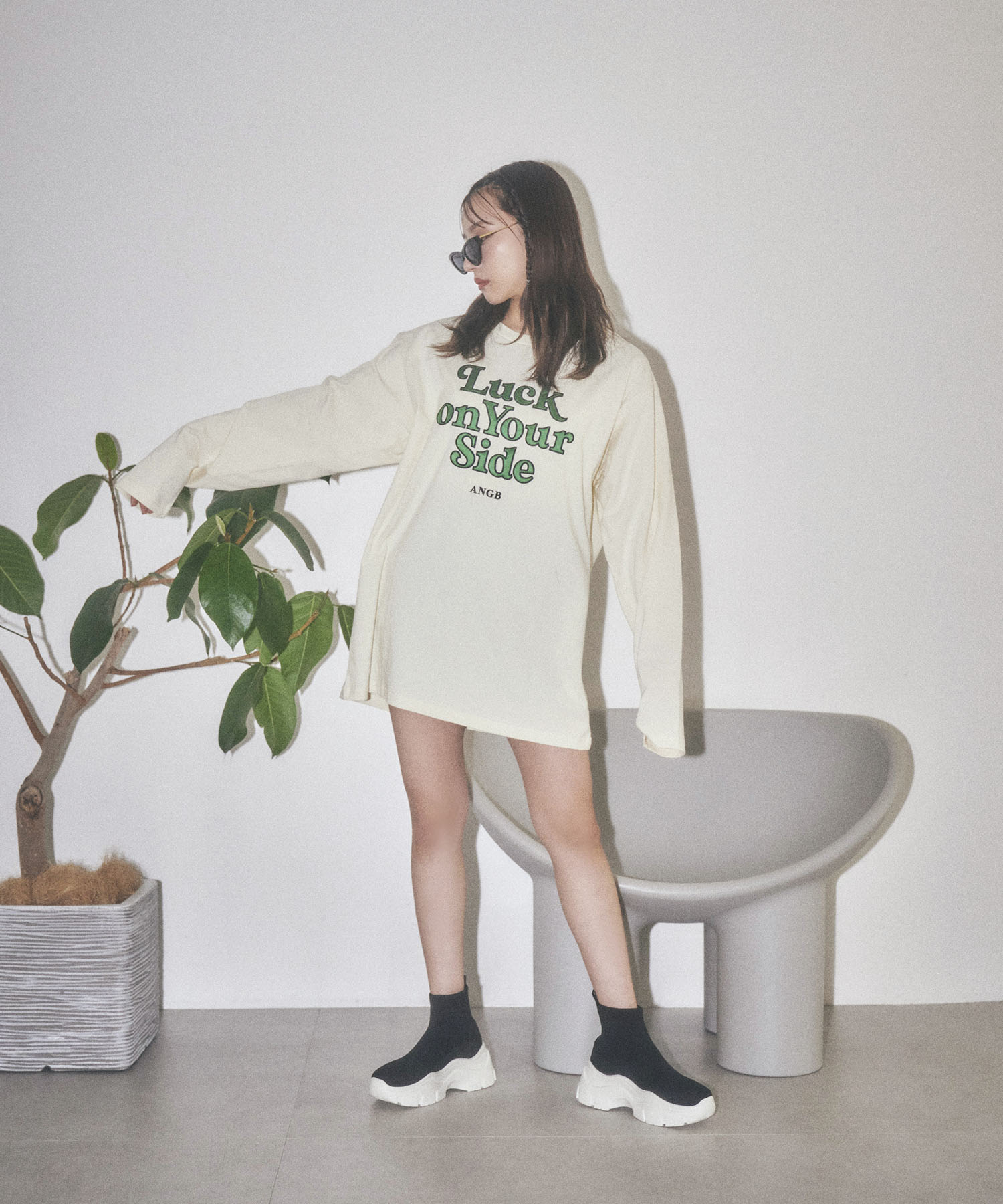 UNISEX サテンワッペンロゴロンT