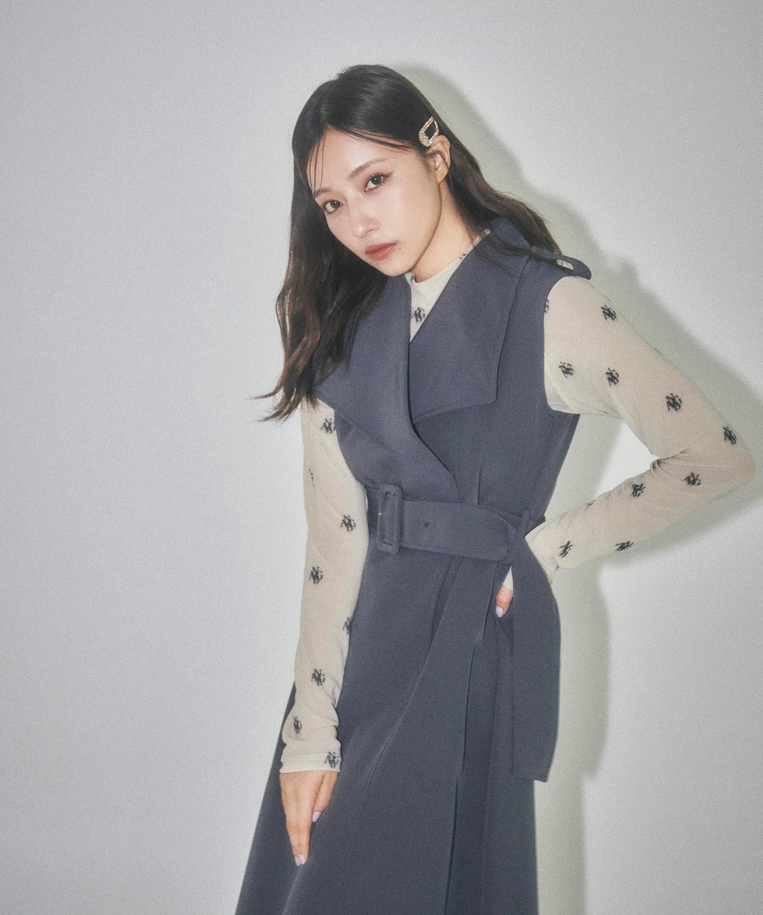 ロゴメッシュトップス