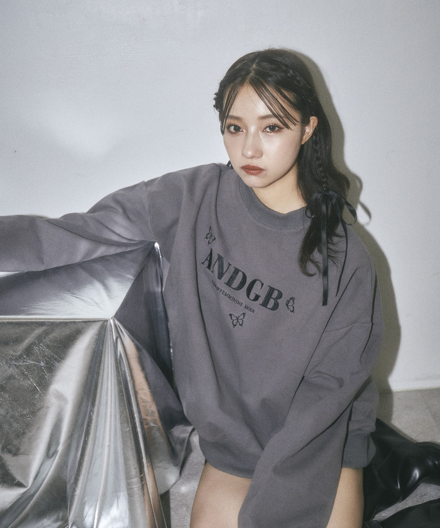 UNISEX バタフライロゴ裏起毛スウェット – BUNNY APARTMENT
