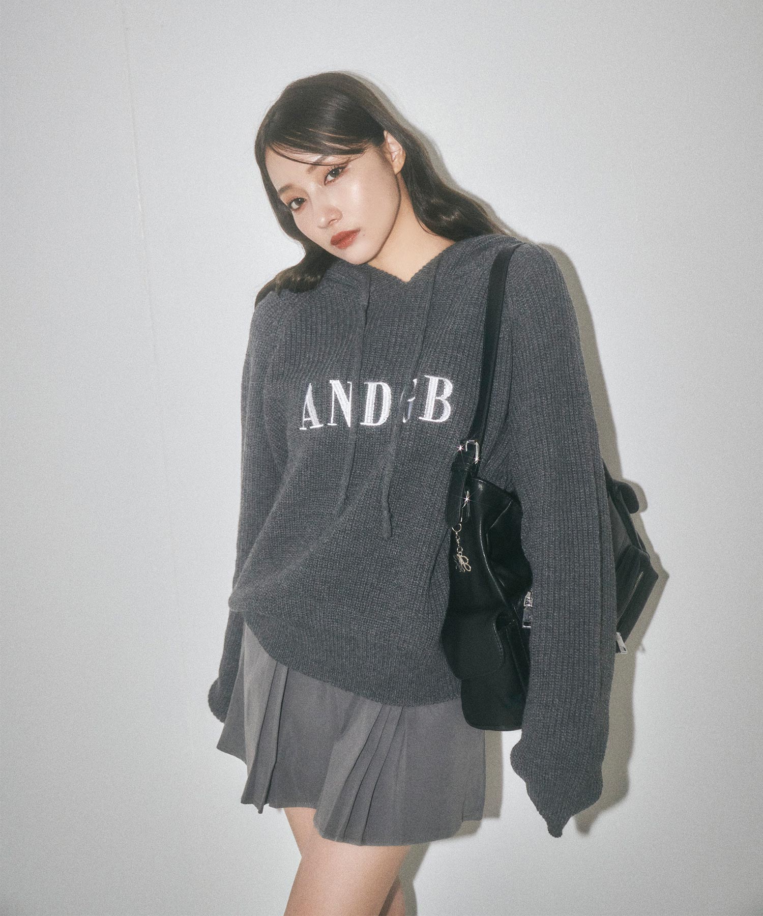 UNISEX ロゴニットパーカー – BUNNY APARTMENT