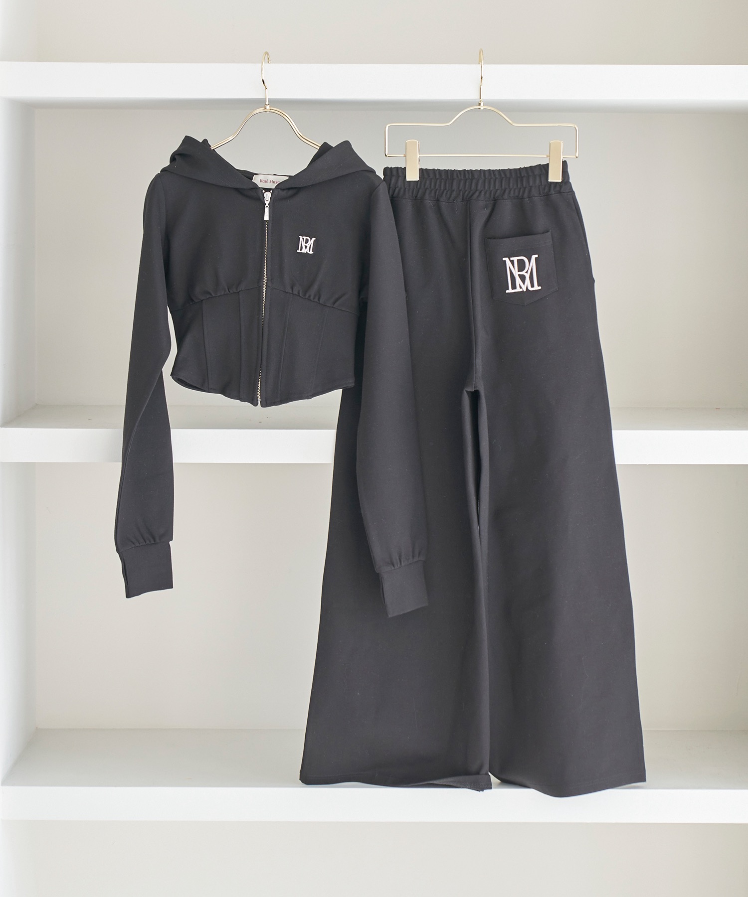 ロゼミューズcheck short jacket skirt setup 黒 | birraquepersianas ...