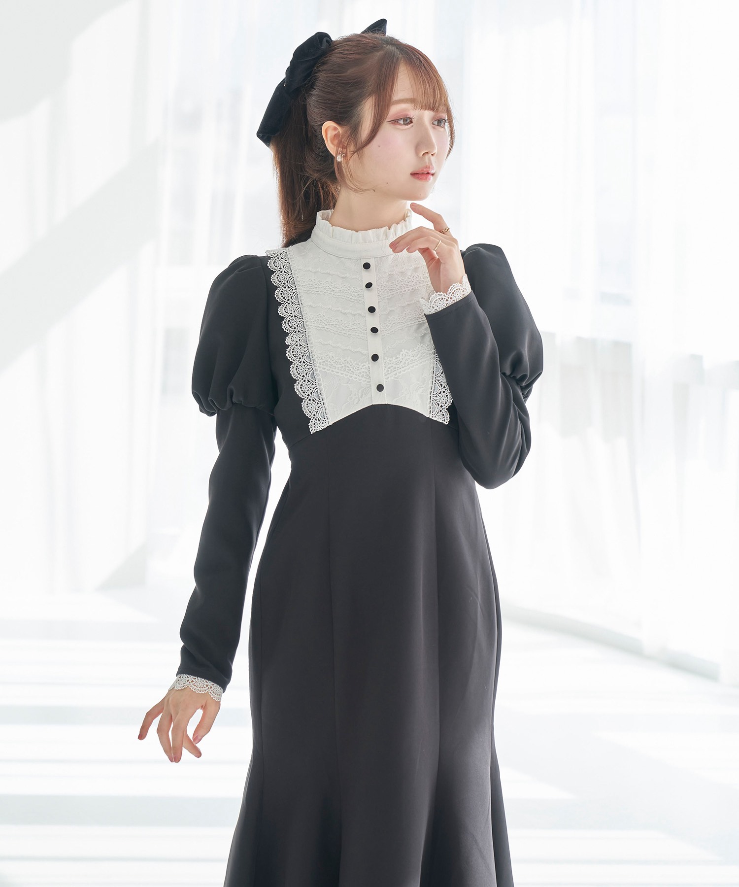 Rosé Muse lace maid style dress【black】
