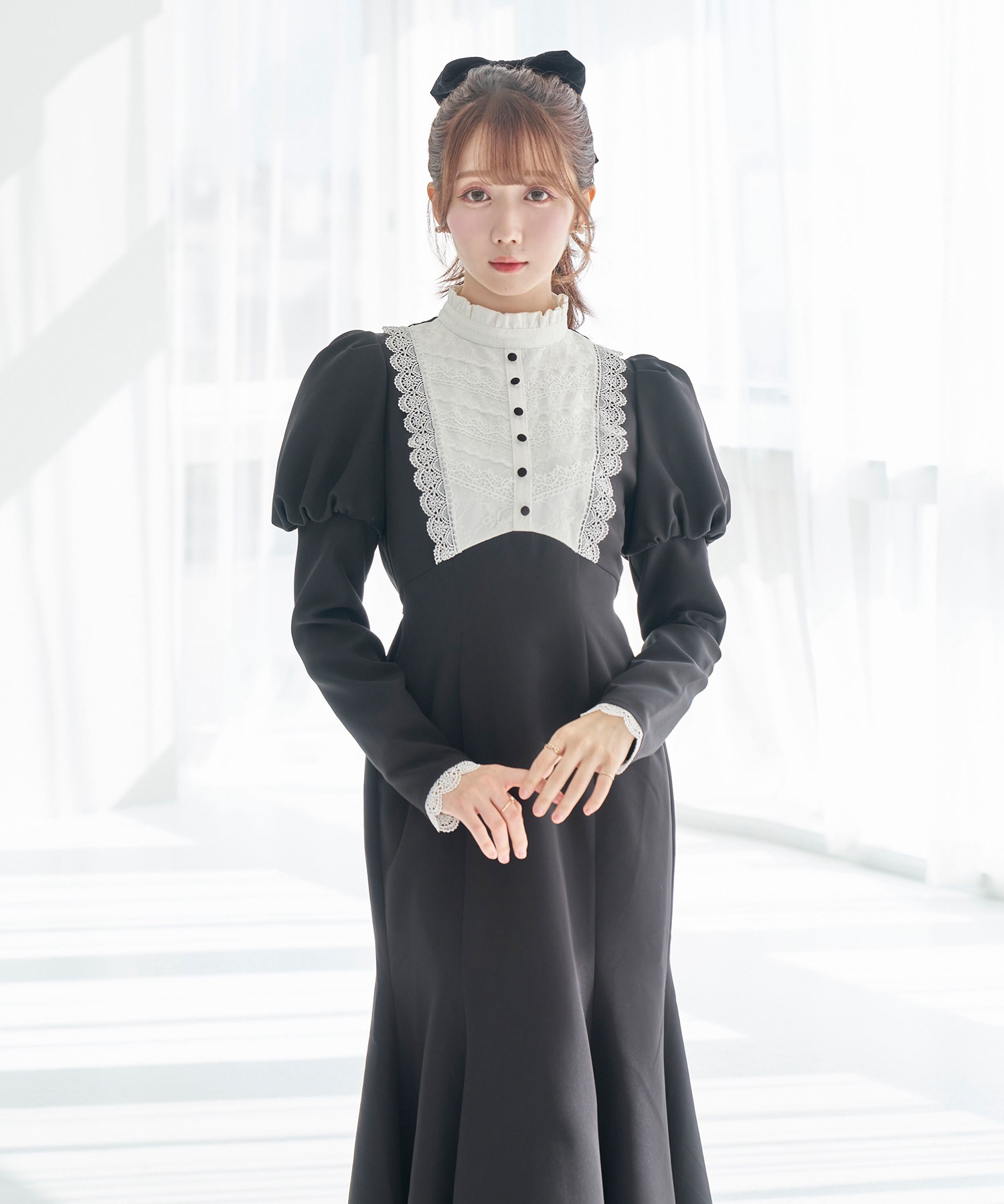 Rosé Muse lace maid style dress【black】