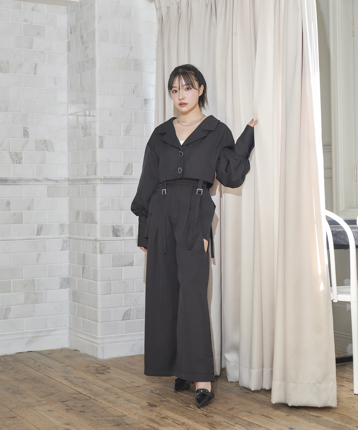 カットアウトワイドパンツ