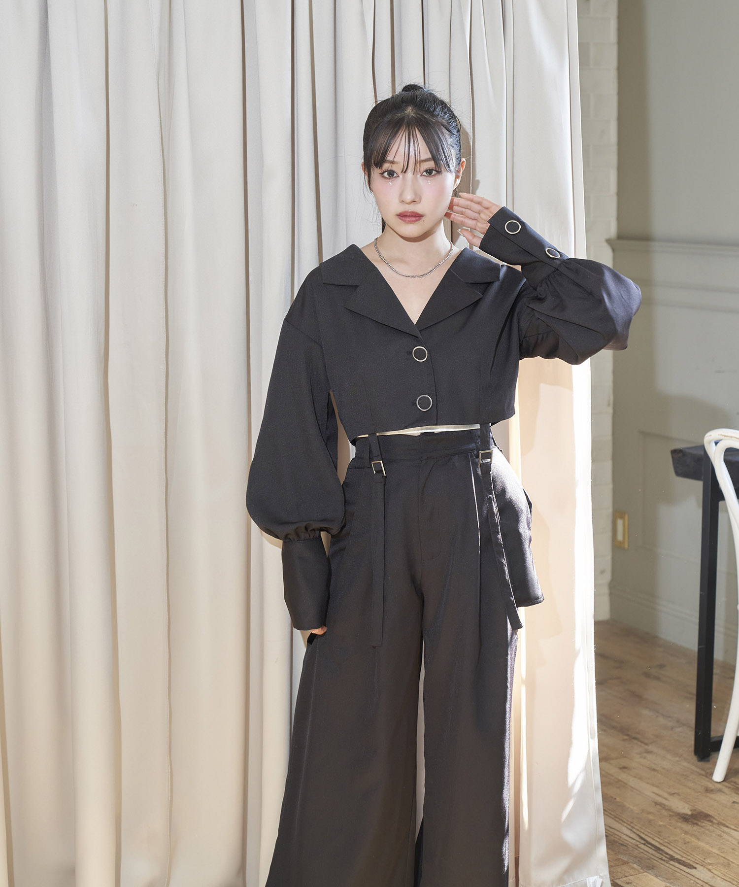 カットアウトワイドパンツ