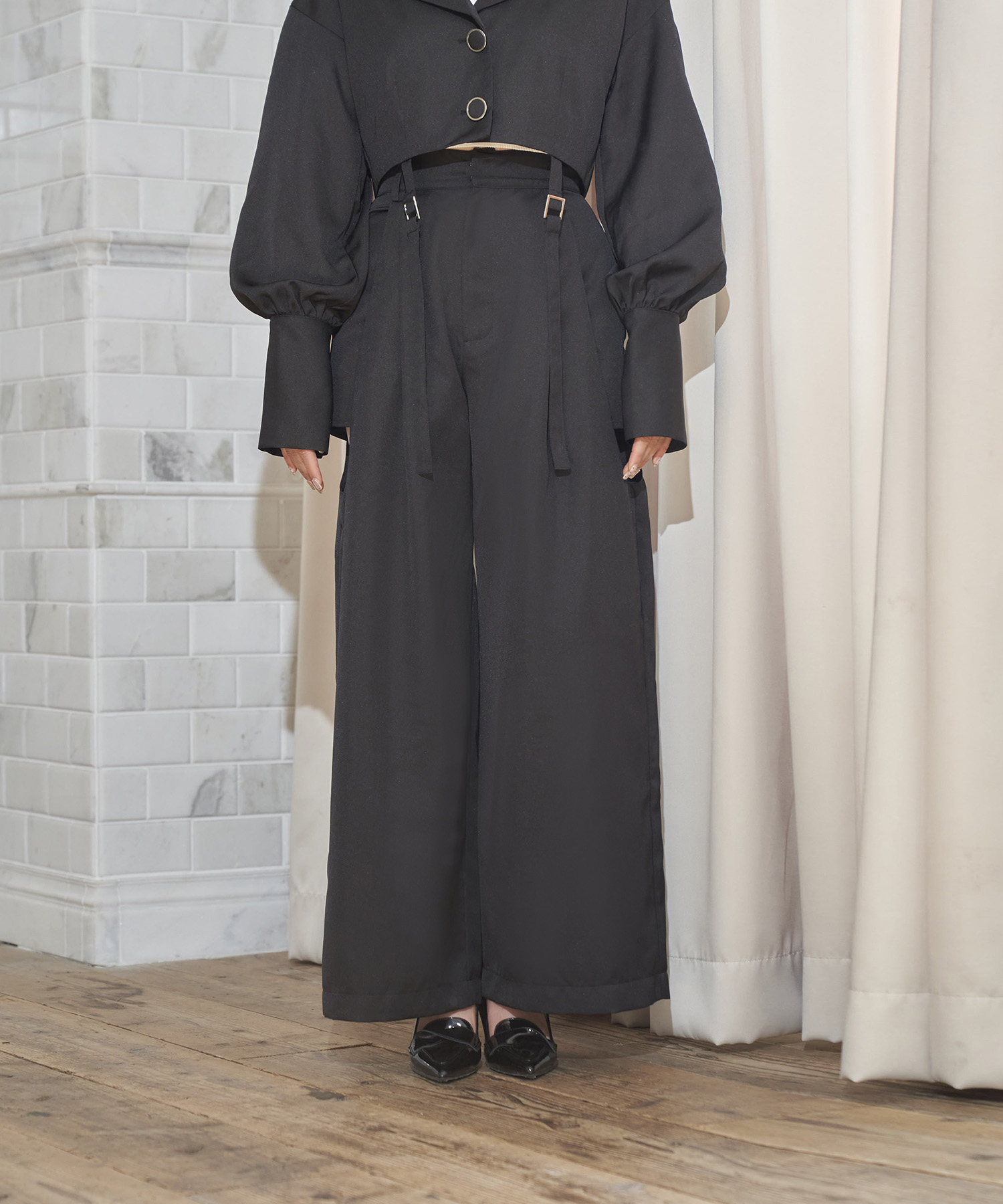 カットアウトワイドパンツ