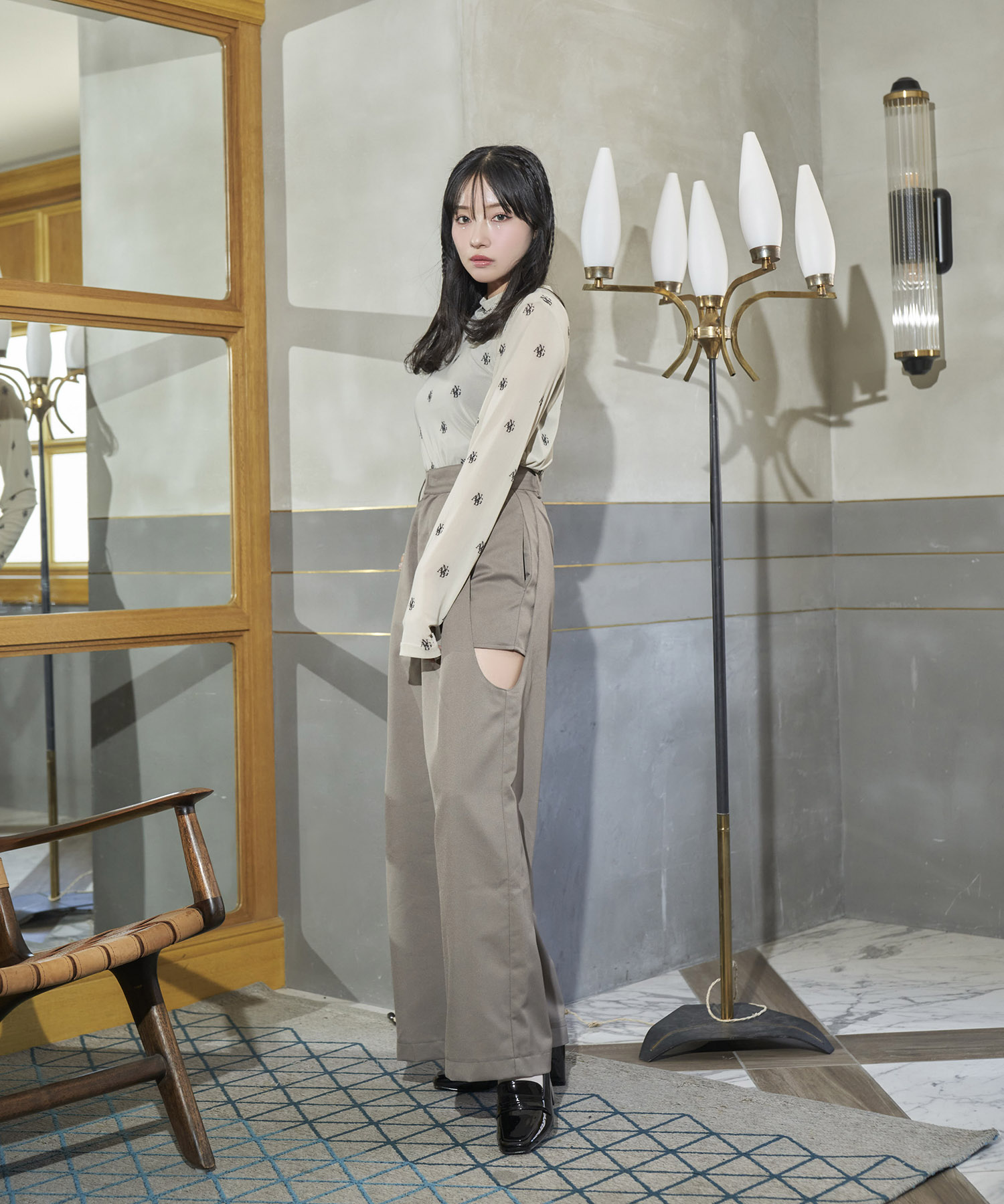 カットアウトワイドパンツ