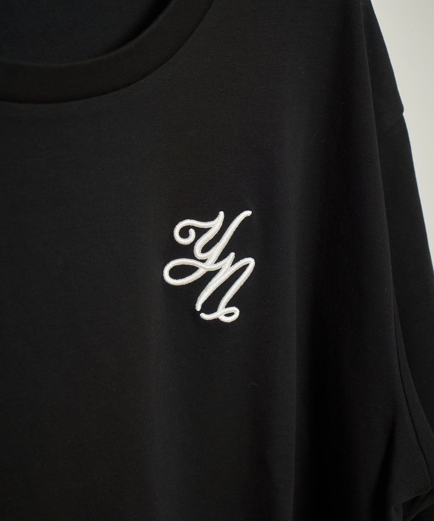 UNISEX BACK LOGO T / BLACK