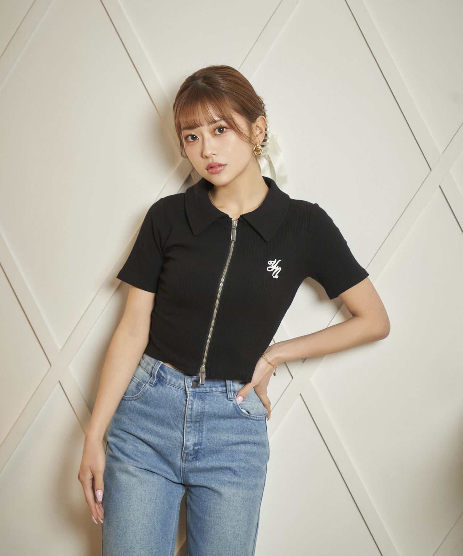 W ZIP CROPPED TOPS / BLACK