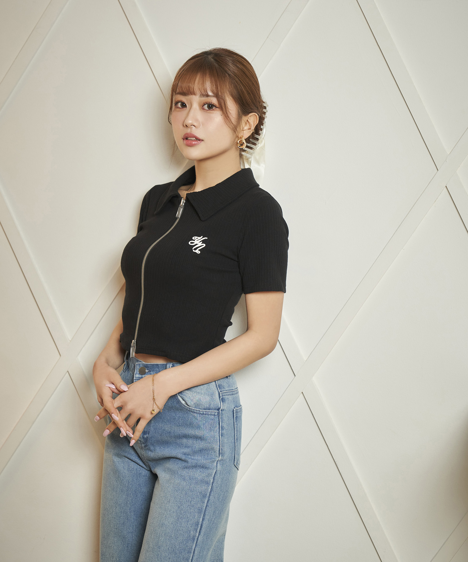 W ZIP CROPPED TOPS / BLACK