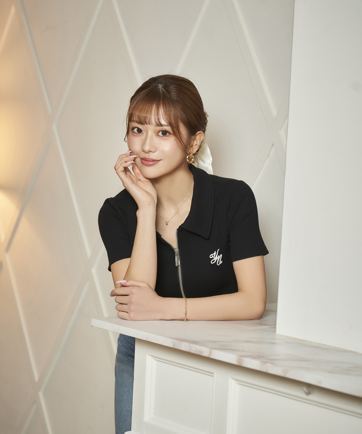 W ZIP CROPPED TOPS / BLACK