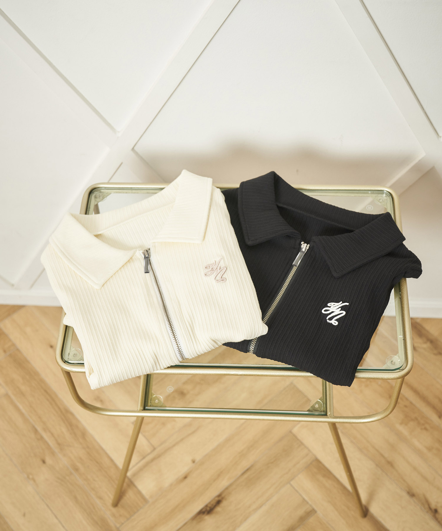 W ZIP CROPPED TOPS / BLACK