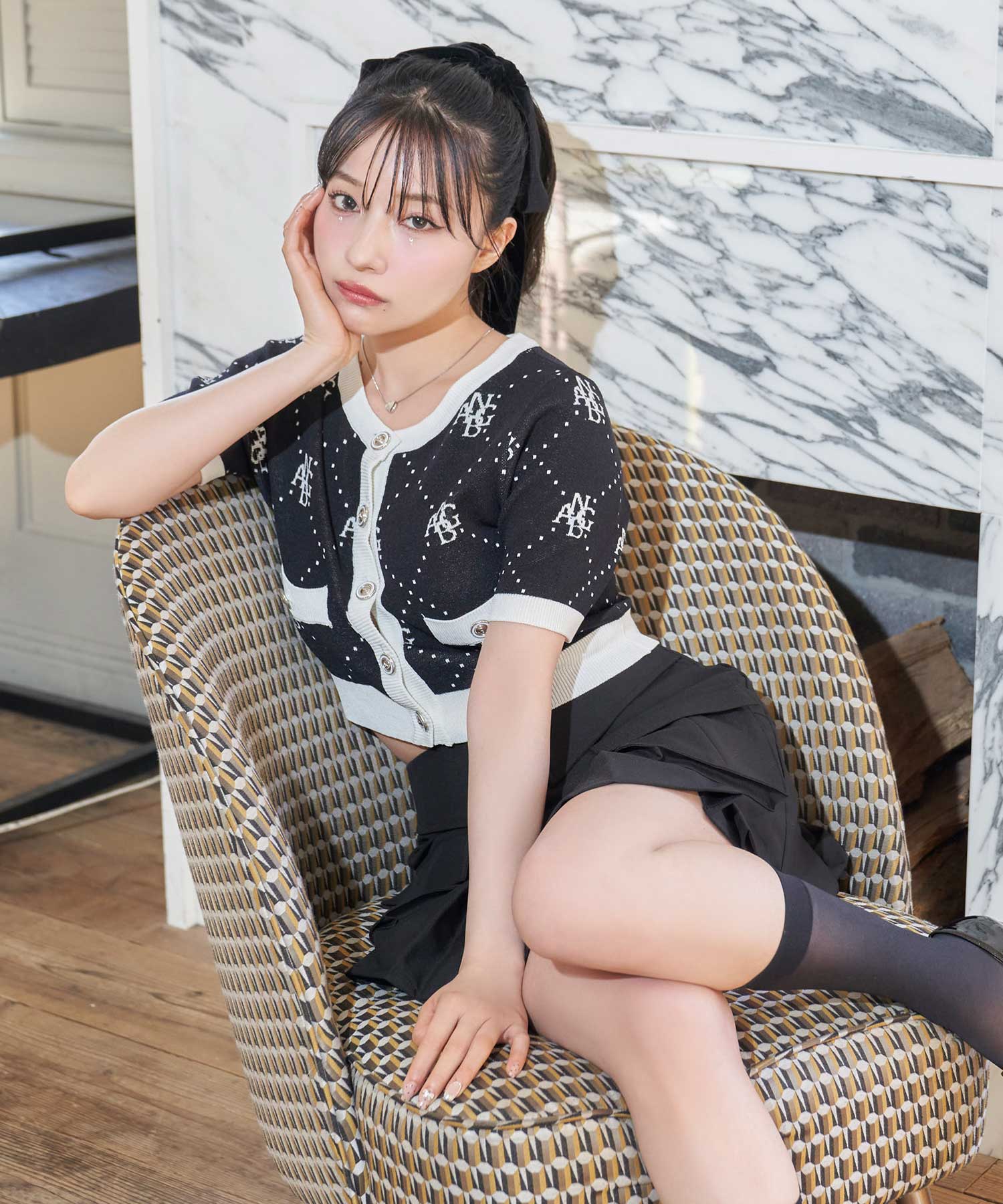 モノグラムミニニットカーデ