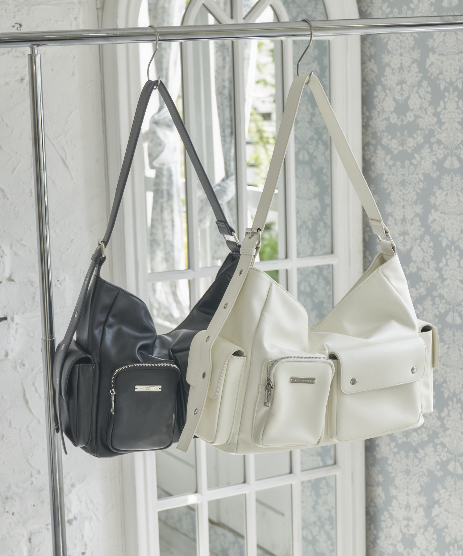 ポケットメッセンジャーバッグ