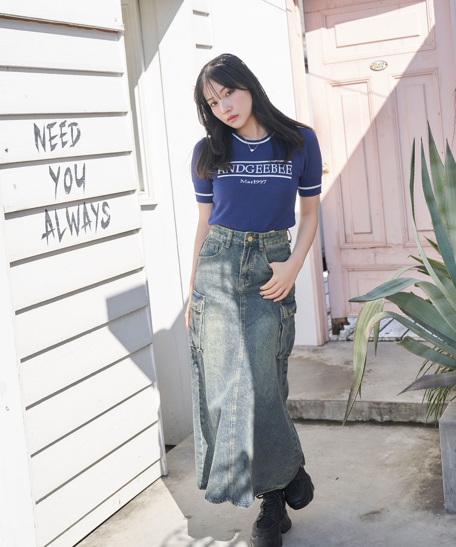 ラインロゴミニニットトップス