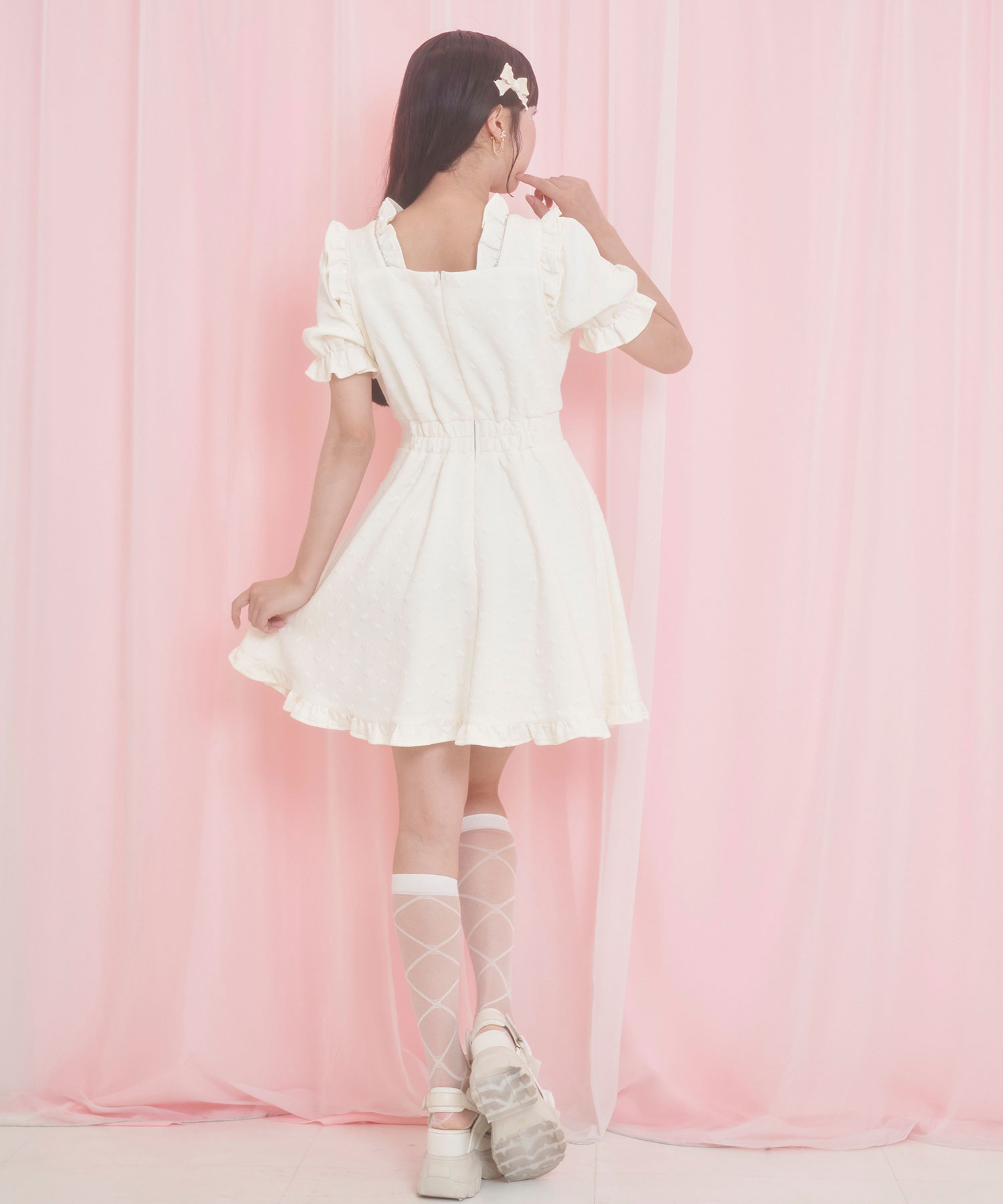 肩ビジューワンピース