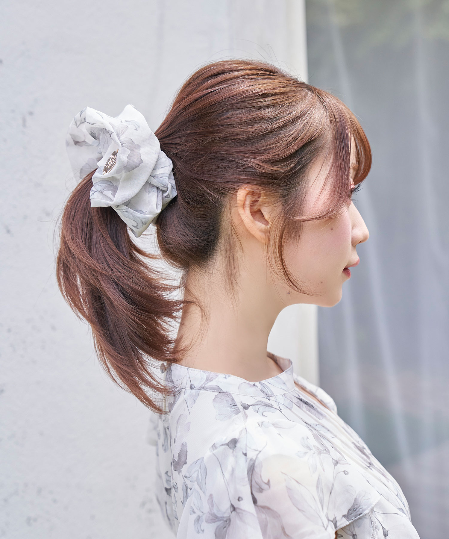 ロゼミューズ フローラルプリントプリーツドレス、シュシュ ロゼミューズ フローラルプリントプリーツドレス、シュシュ