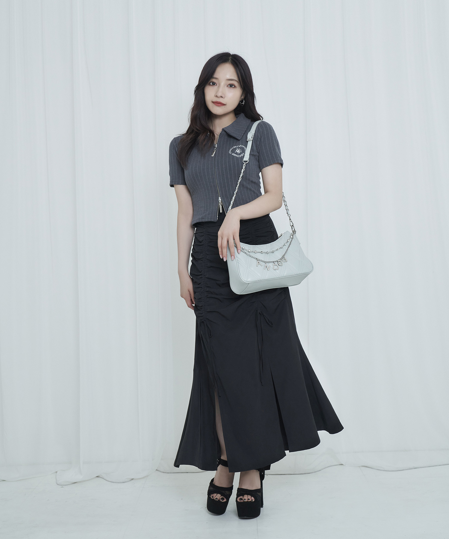 ロゴチャームセットショルダーバッグ