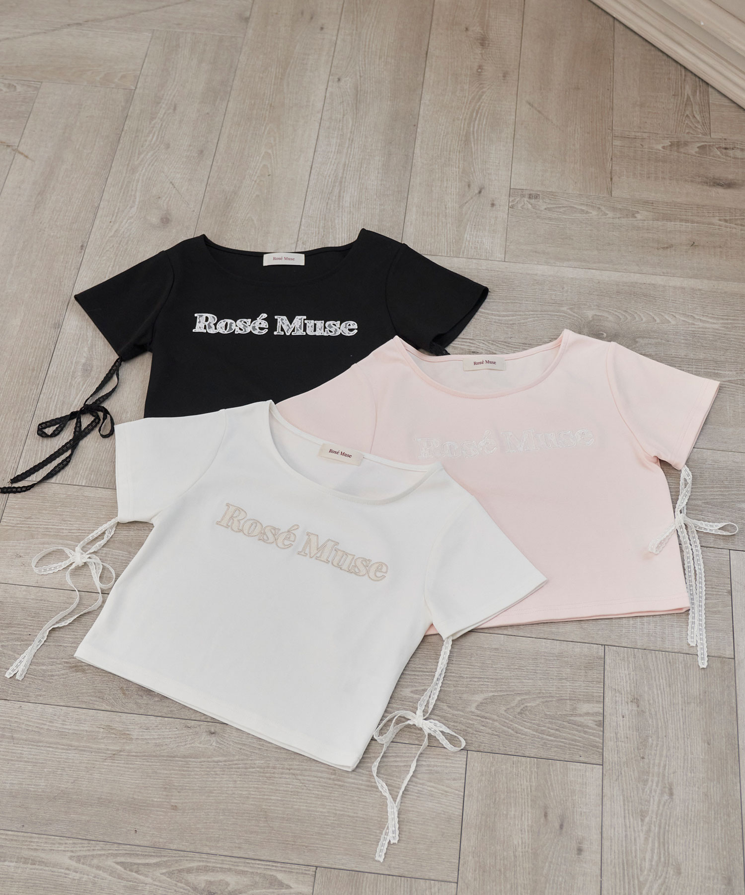 basic logo emb T-shirtsロゼミューズピンクRoseMuse basic logo emb T-shirts – BUNNY APARTMENT