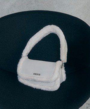 フェイクムートンショルダーバッグ