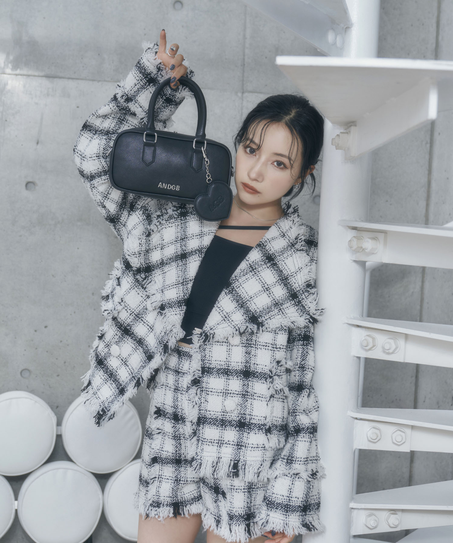 ハートミラー付きショルダーバッグ