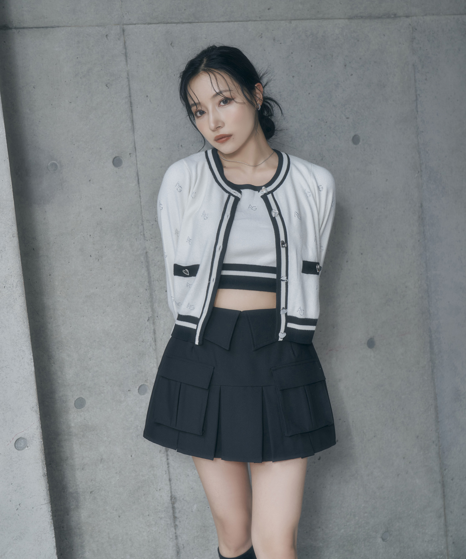 ラインストーンパターンアンサンブルニット