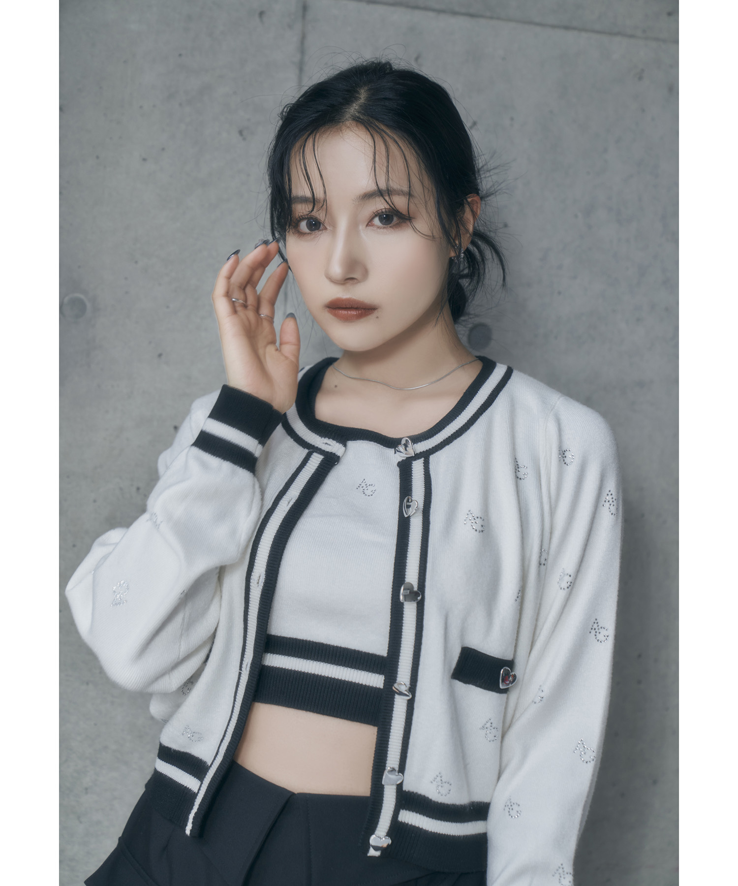 ラインストーンパターンアンサンブルニット