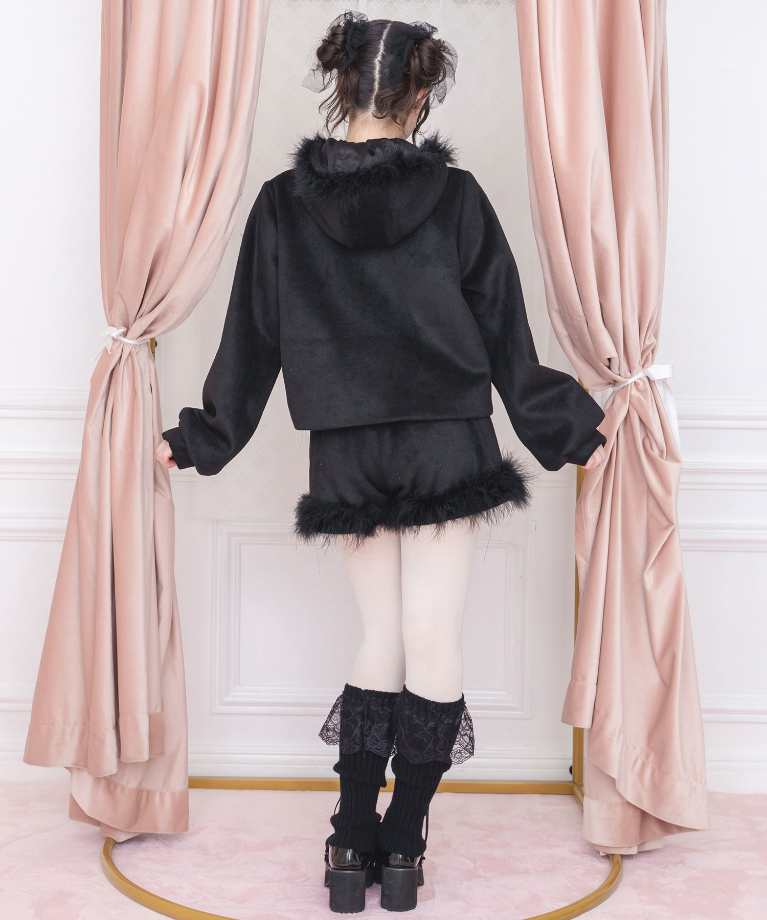 トリプルリボンフェザーコート ショートパンツ SET UP – BUNNY APARTMENT