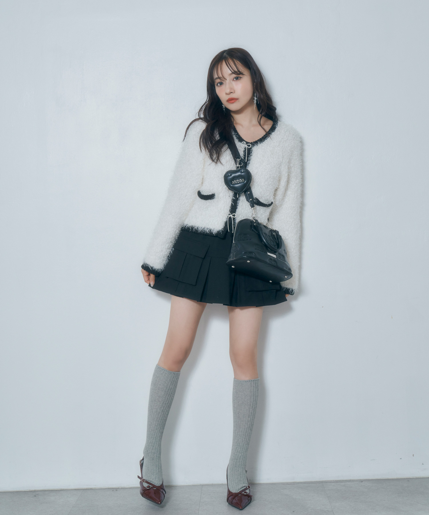 ロゴモノグラムショルダーバッグ