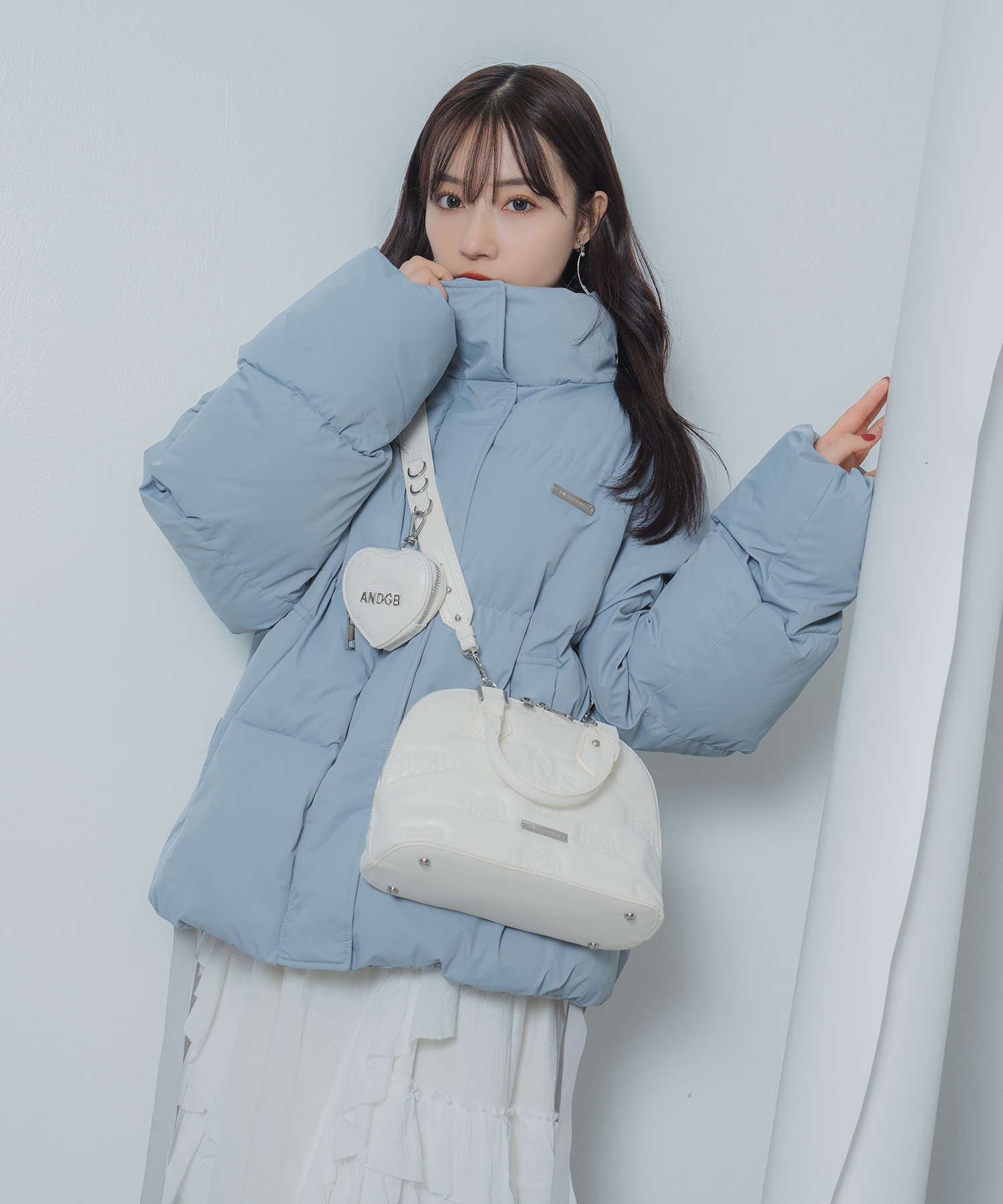 ロゴモノグラムショルダーバッグ