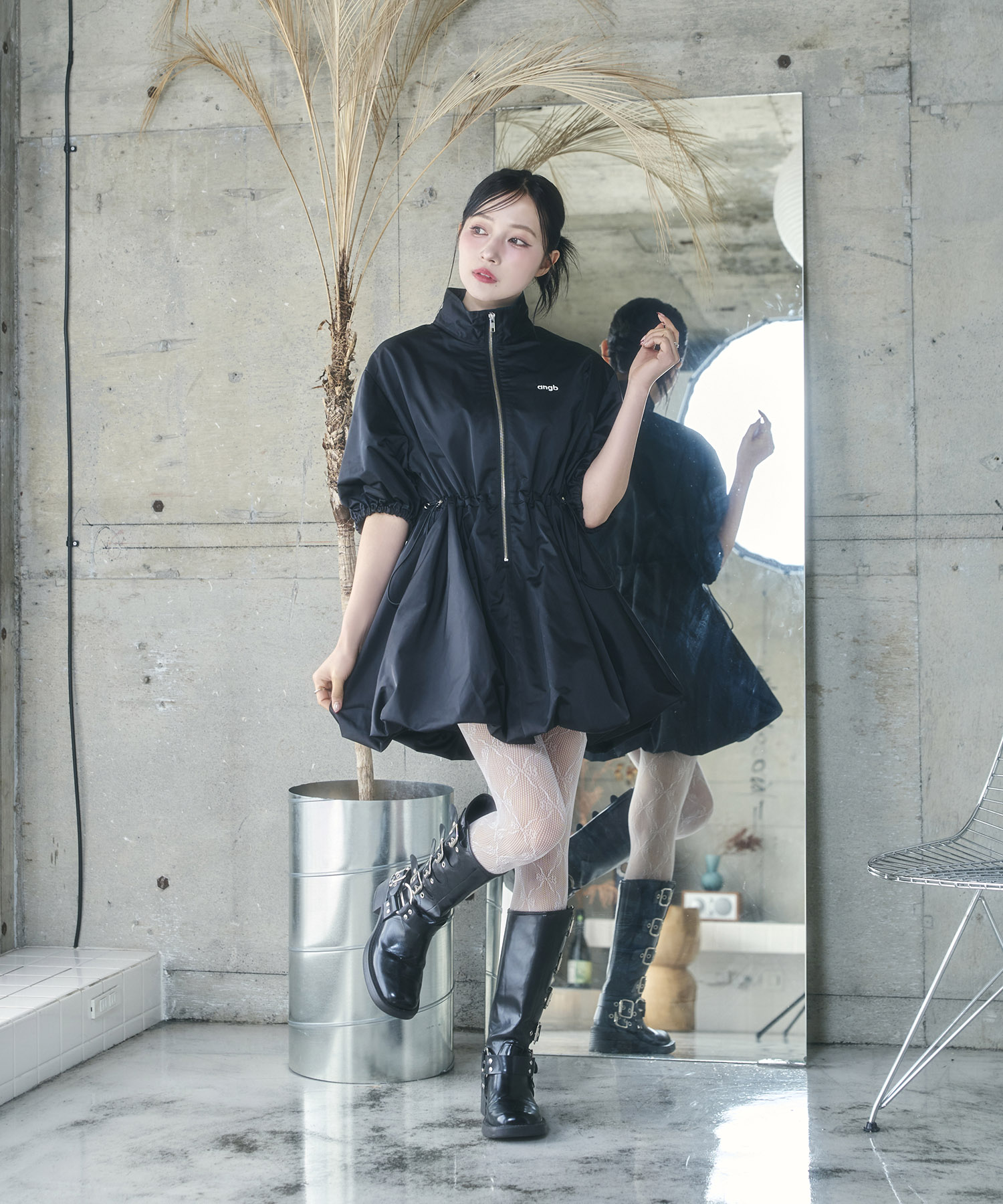 バルーンシルエットハイネックワンピ