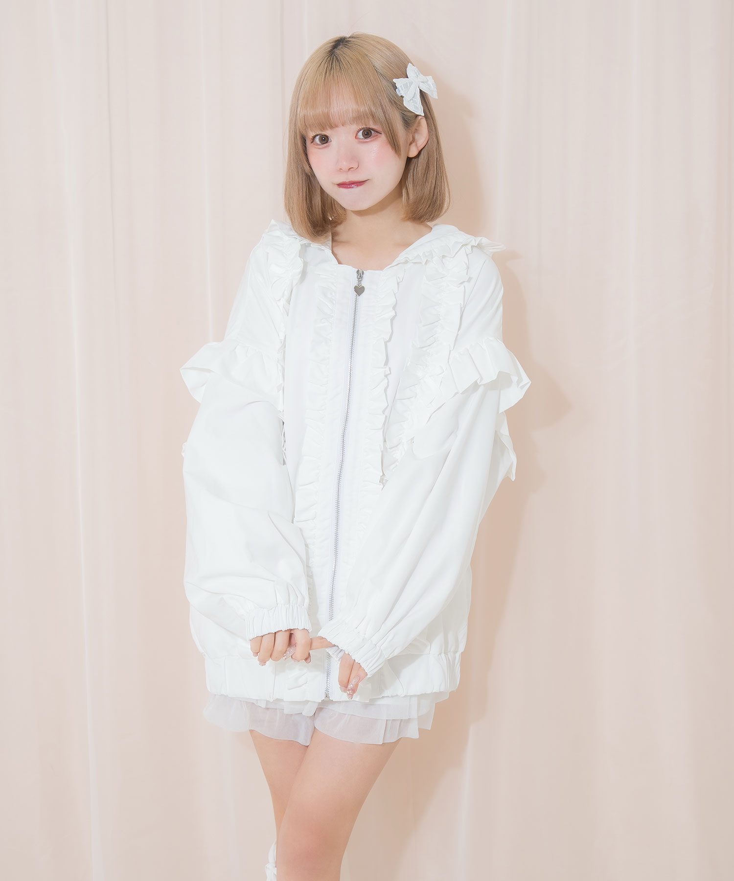 【美品】フリル付きアイボリー長袖ジップアップ　トップス フリルリボンジップアップ – BUNNY APARTMENT