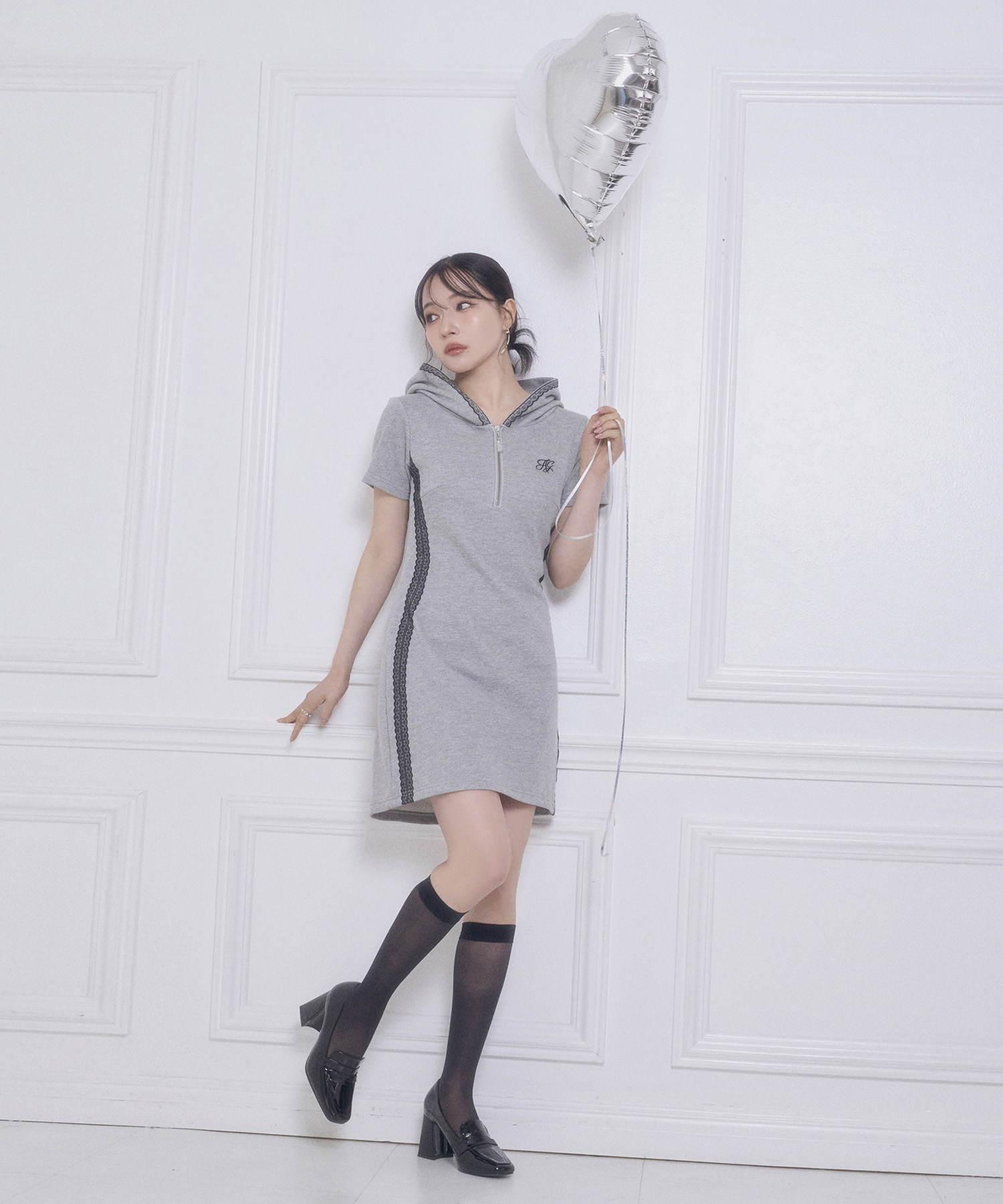 レースラインフーディワンピ