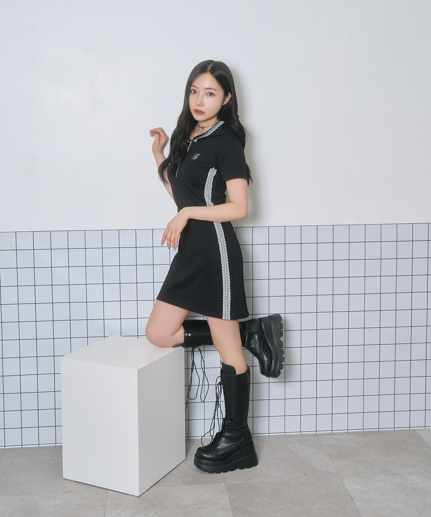 レースラインフーディワンピ