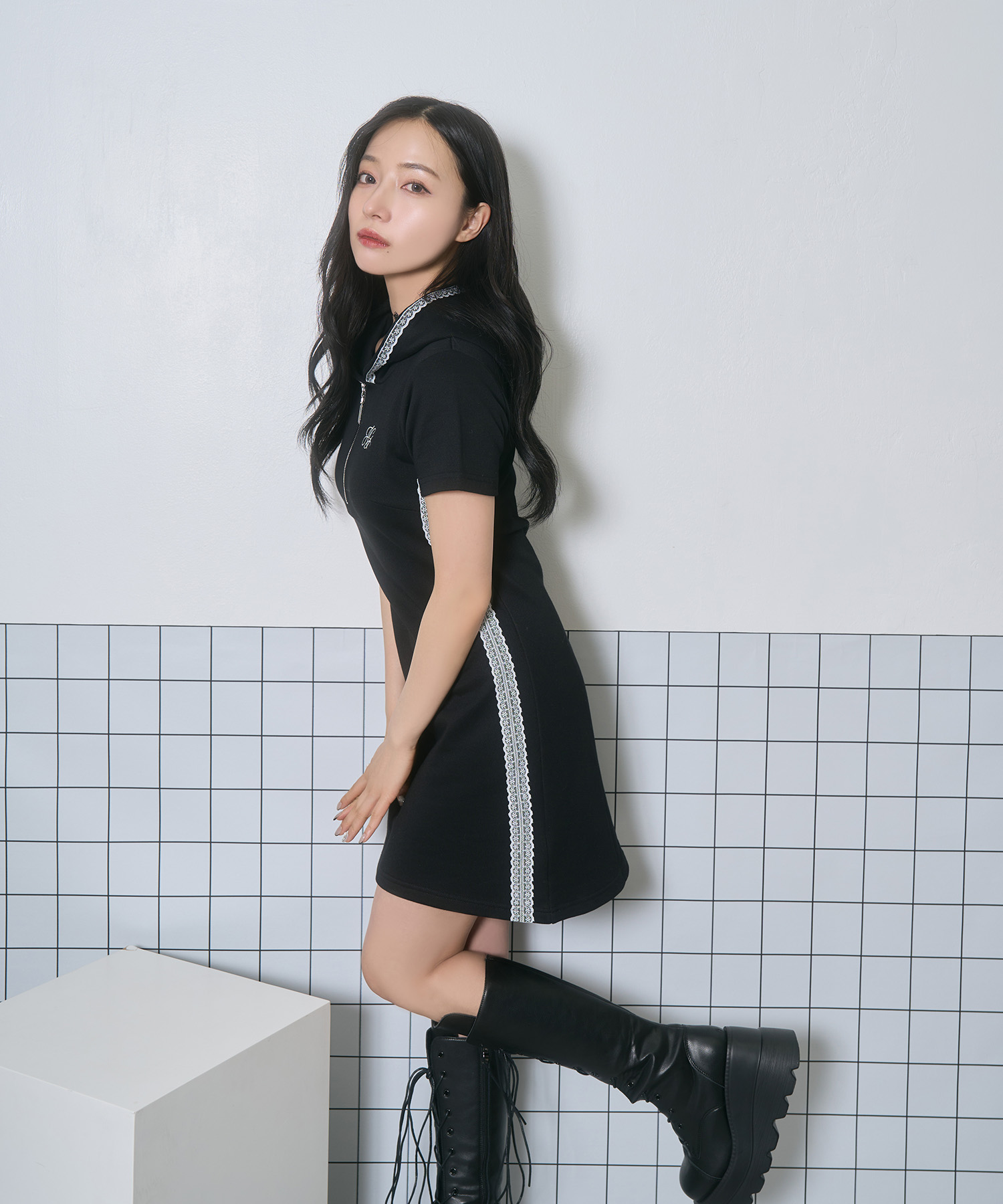 レースラインフーディワンピ