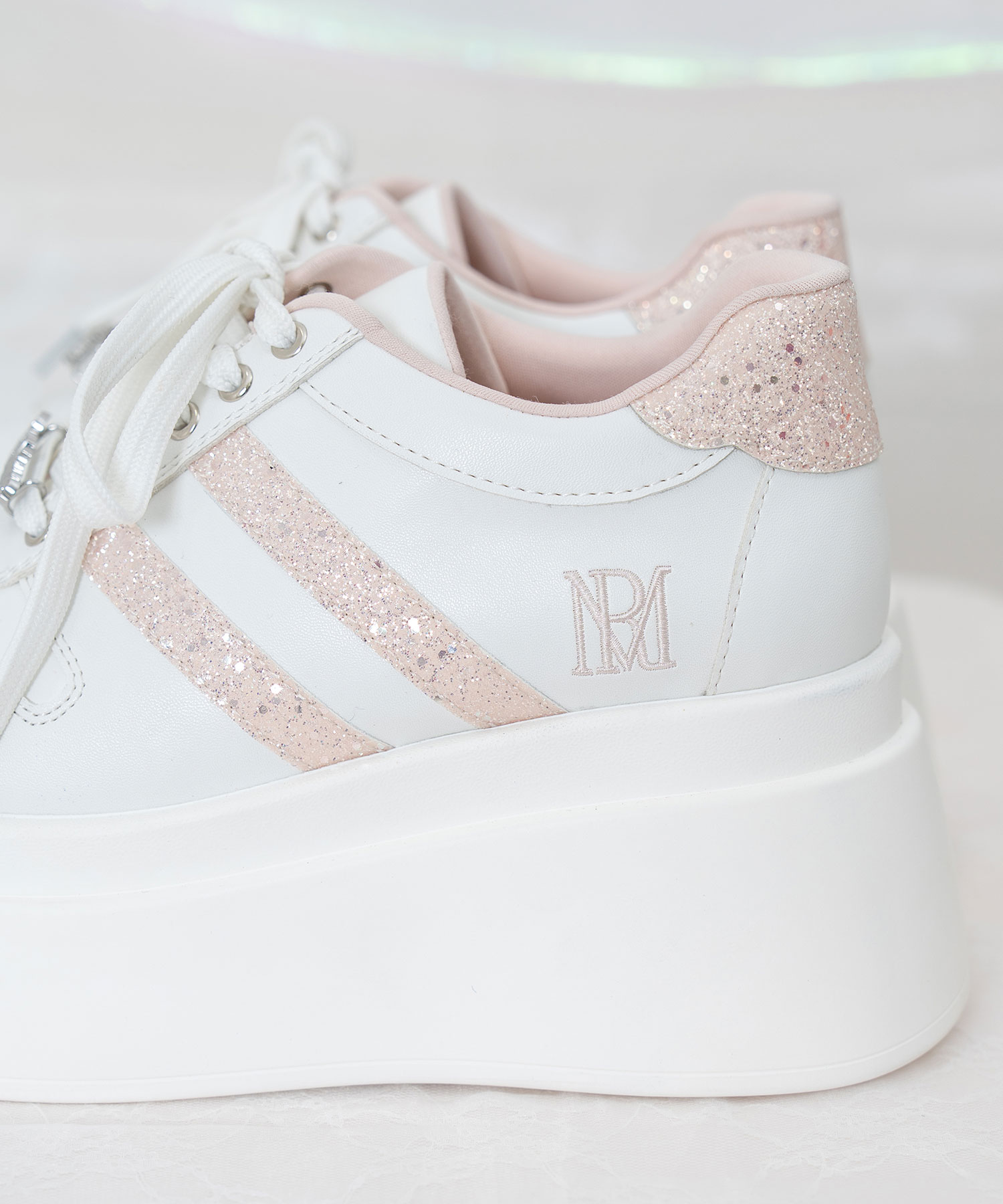 Glitter point sneakers – BUNNY APARTMENT