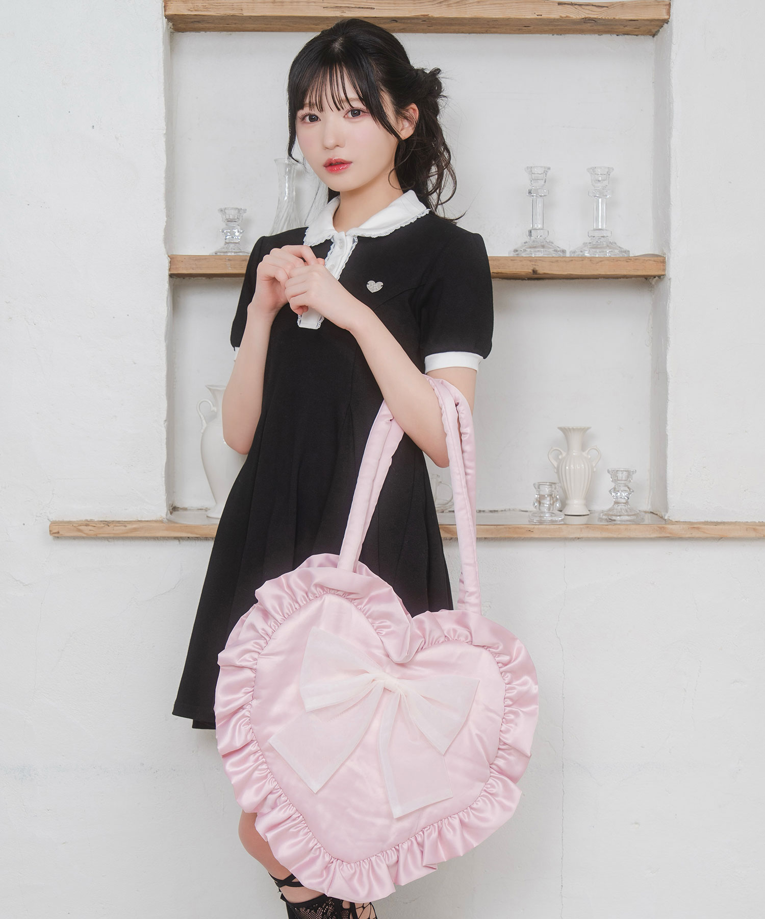 Honey Cinnamon トートバッグ ハート ハーネス フリル ピンク黒 ハートバックルハーネストートバッグ – BUNNY APARTMENT