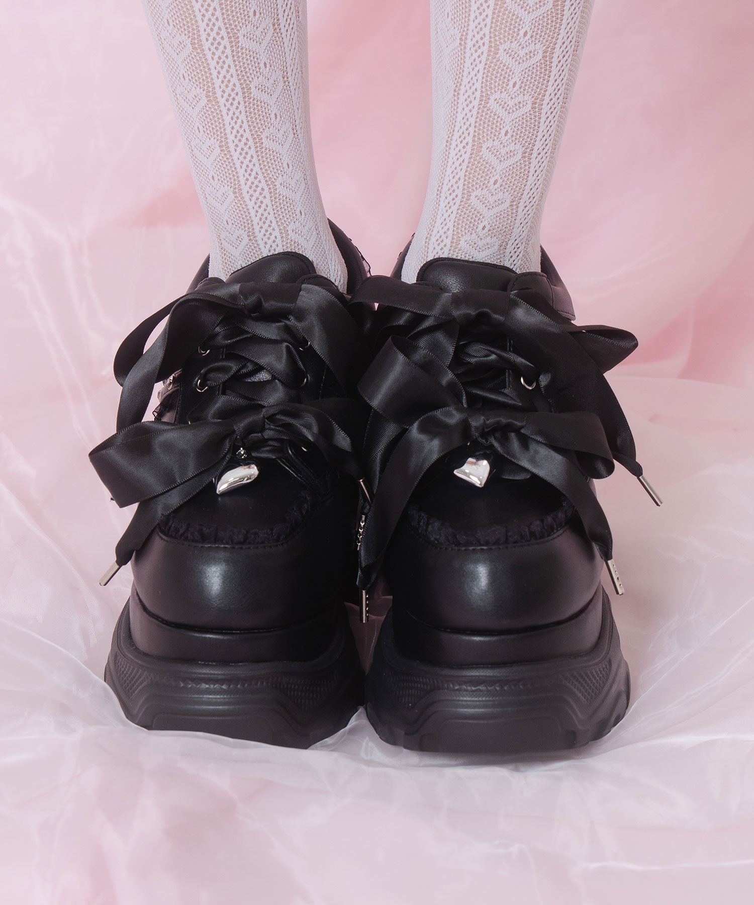 Honey Cinnamon 黒リボン厚底靴 SHOES – BUNNY APARTMENT