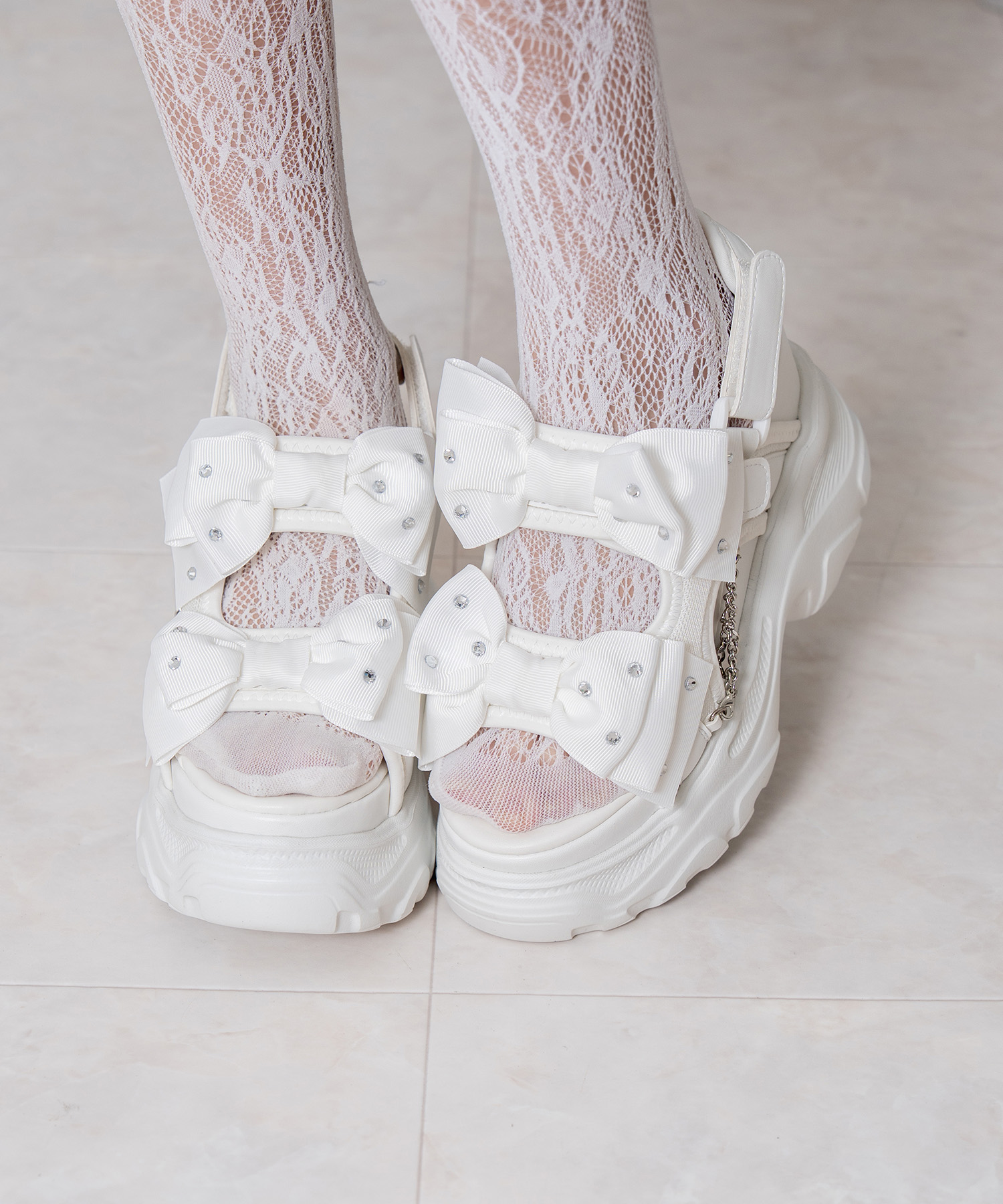 チャーム付きビジューリボン厚底スポサン