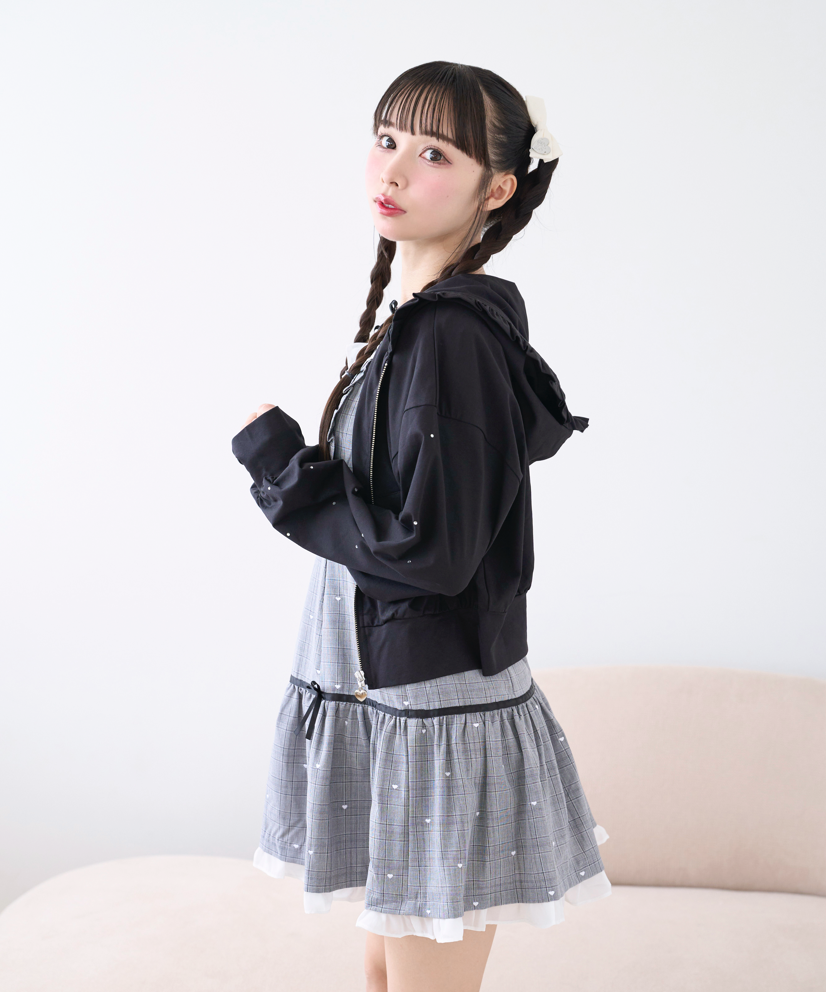 袖ラインストーンUVカットパーカー