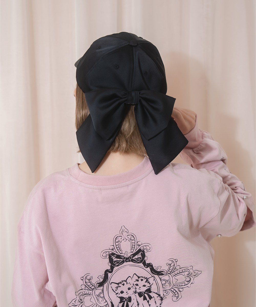 ロゴプレートリボンブローチキャップ