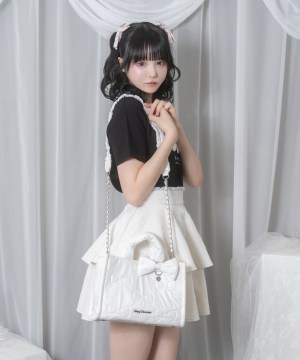 リボンチャーム付きキルティングバッグ